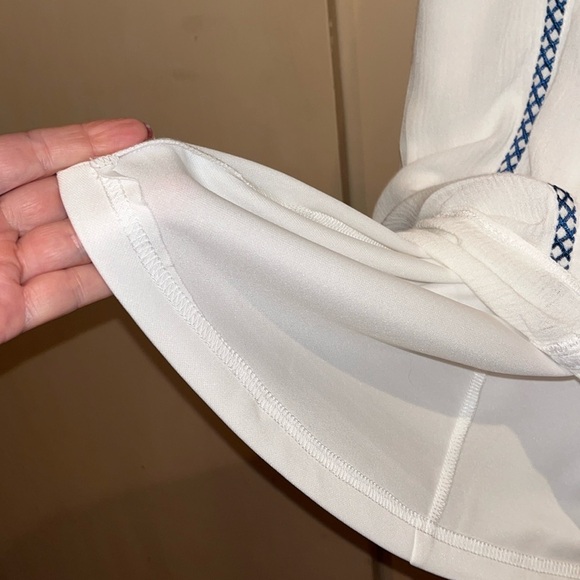 Solitaire white sleeveless with lace up neck & emodress size XS - Picture 6 of 12